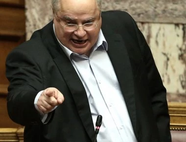 Τι γράφει η επιστολή παραίτησης Κοτζιά - «Καρφώνει» Καμμένο